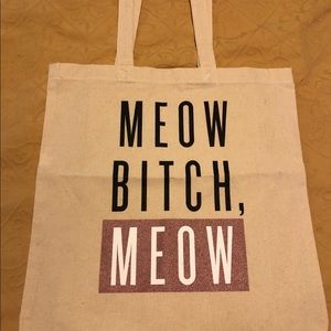 Jessie James Decker Kittenish Tote